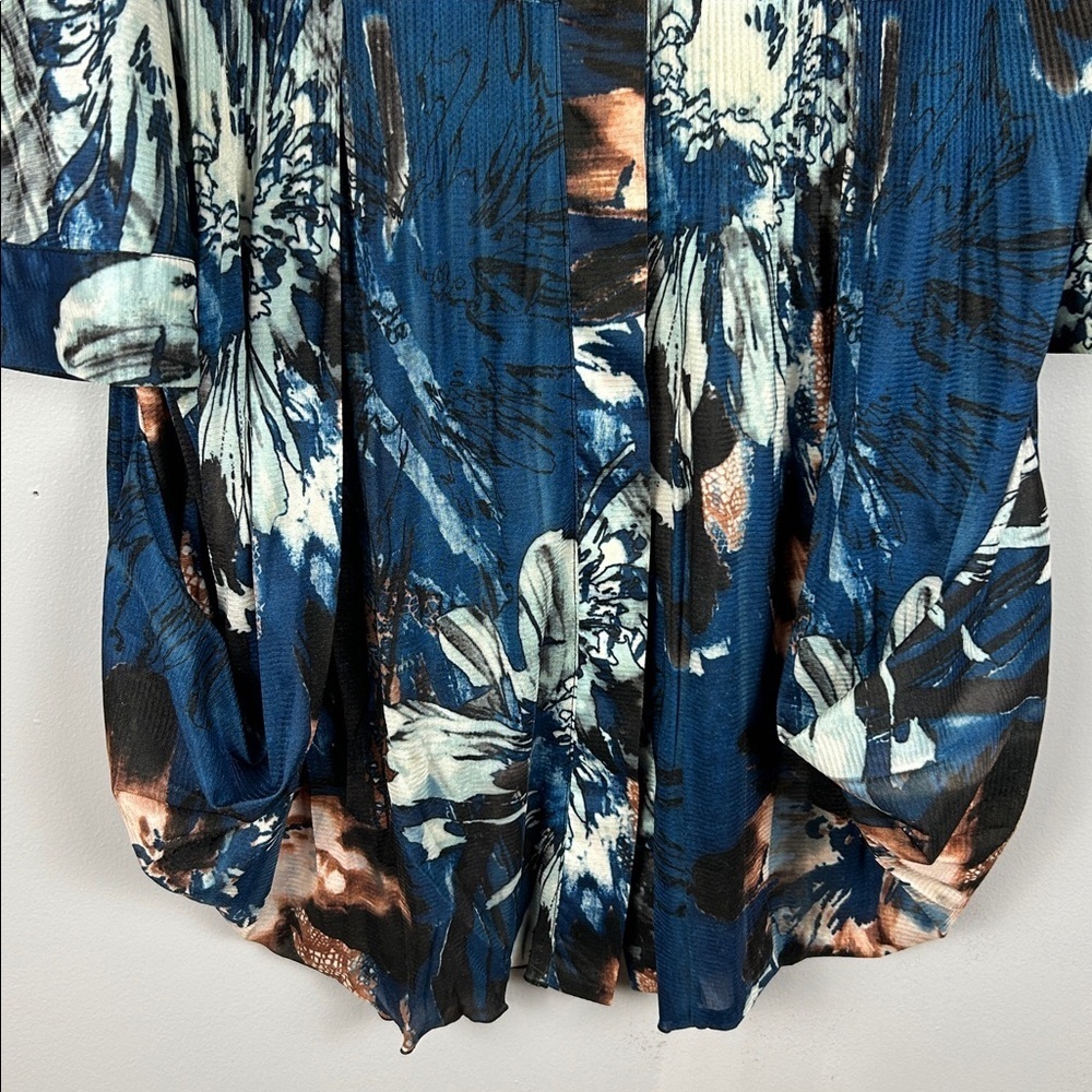 Lindi Artsy Floral 3/4 Roll Tab Sleeves Pleated Flowy Tunic Blouse Large Blue - Picture 4 of 14